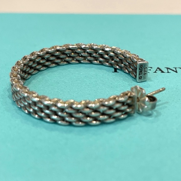 Tiffany Silver Somerset Mesh Medium Hoop Earrings - Picture 3 of 5